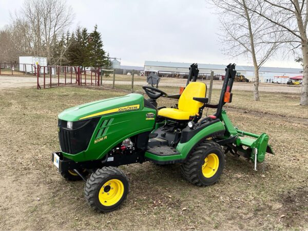 Tractor John Deere 1026R 4WD