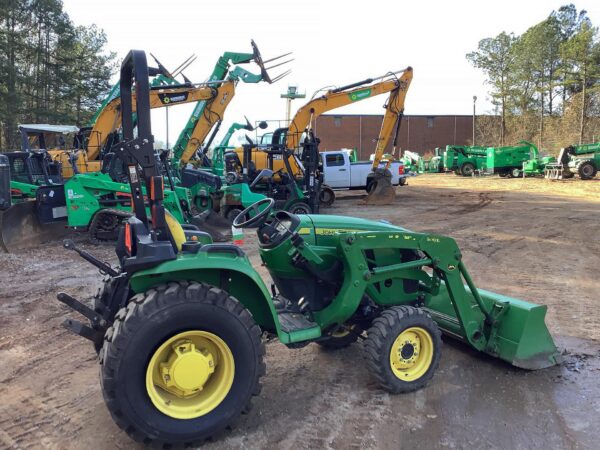 Tractor John Deere 3032E 4WD