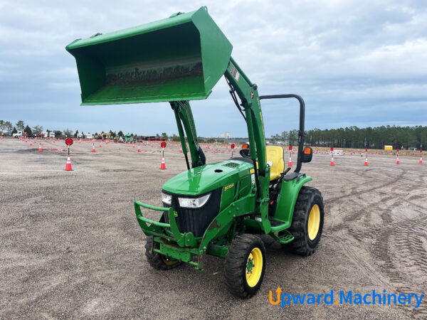 Compact Utility Tractor 2018 John Deere 3033R 4WD