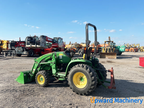 Compact Utility Tractor 2018 John Deere 3033R 4WD