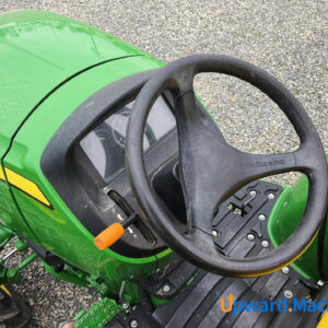 Compact Utility Tractor 2019 John Deere 3025D 4WD Lot: 1