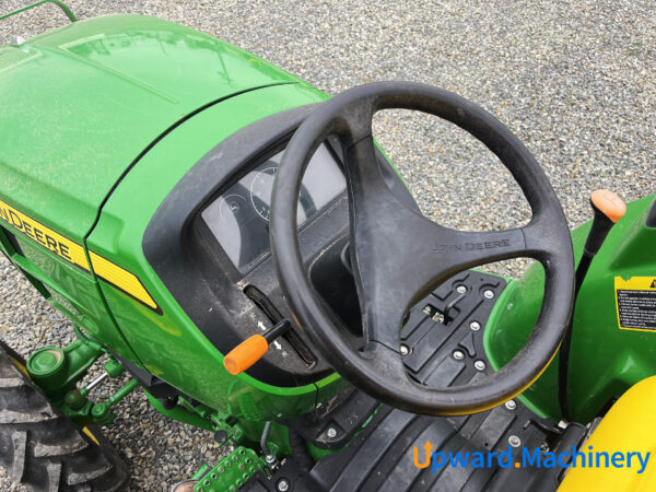 Compact Utility Tractor 2019 John Deere 3025D 4WD Lot: 1