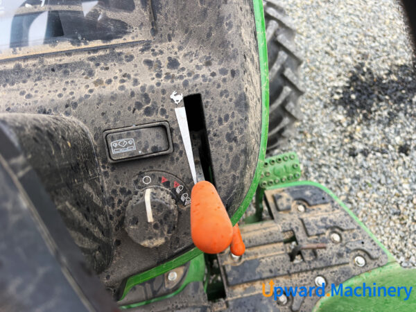 Compact Utility Tractor 2019 John Deere 3025D 4WD Lot: 2