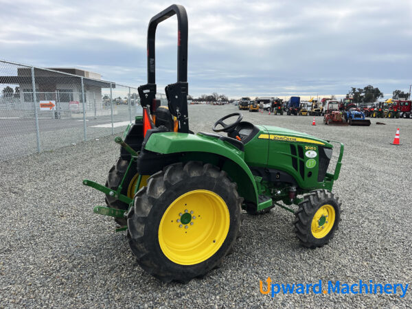 Compact Utility Tractor 2020 John Deere 3025D 4WD Lot: 2